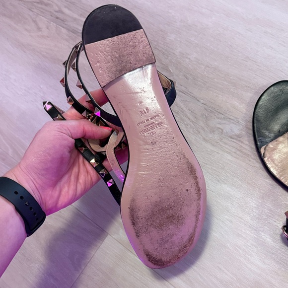 Valentino Black Leather Rockstud T-Strap Sandals with Gold Studs - Picture 8 of 8